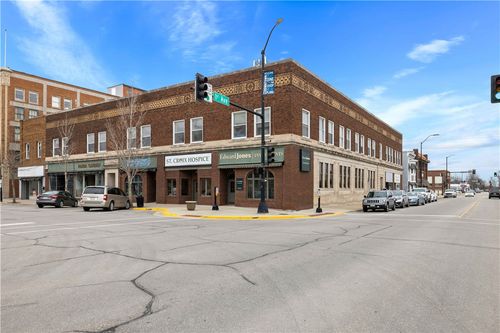 apt-1-104 1st Ave E, Newton, IA, 50208-3750 | Card Image