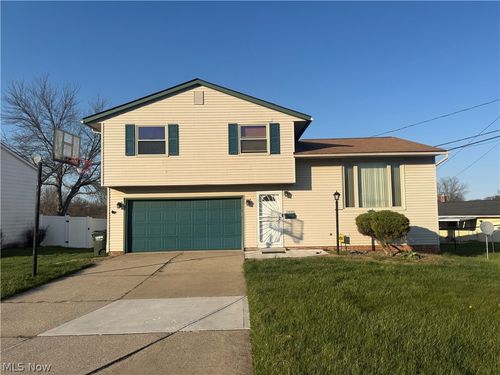 24881 Ridgeline Dr, Bedford Heights, OH, 44146-4836 | Card Image