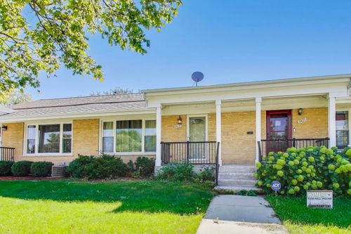 3419 W Pratt Ave, Lincolnwood, IL, 60712-3736 | Card Image