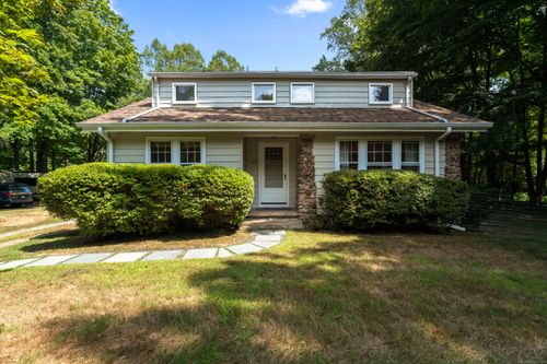 43 Newton Rd, Woodbridge, CT, 06525-1516 | Card Image