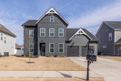 5516 Shelton Blvd, Murfreesboro, TN, 37129-3945 | Card Image