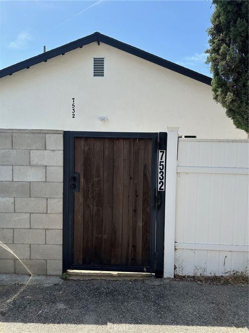 7532 Sausalito, West Hills, CA, 91307 | Card Image