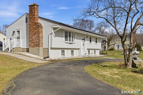 17 Pioneer Dr, Enfield, CT, 06082-5819 | Card Image
