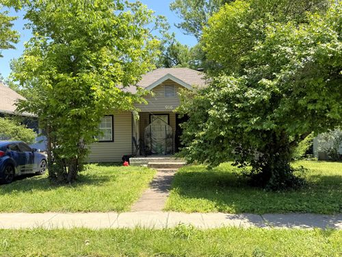 916 S Douglas Ave, Springfield, MO, 65806-3004 | Card Image