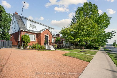upper-105 Glenridge Ave, Saint Catharines, ON, L2R4X5 | Card Image
