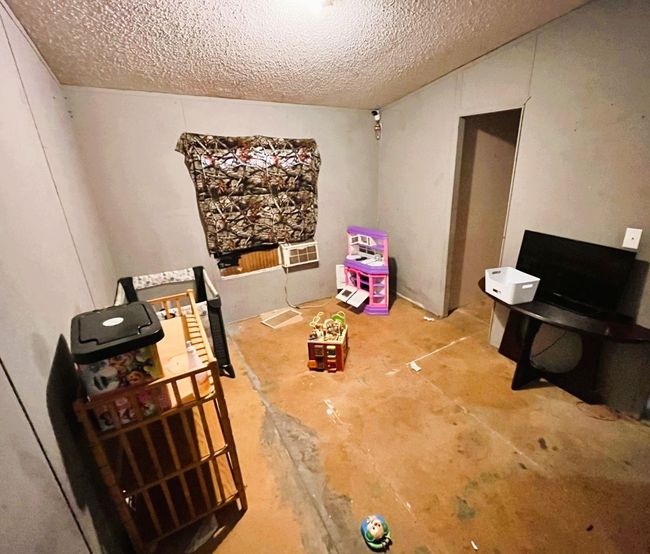 5489 Sam Houston Dr, House other with 4 bedrooms, 2 bathrooms and null parking in Log Cabin TX | Image 22