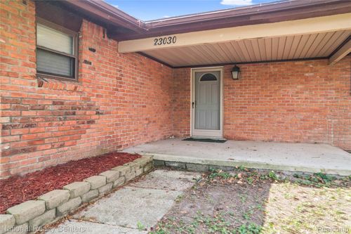 23030 Edgewater St, Saint Clair Shores, MI, 48082-1321 | Card Image