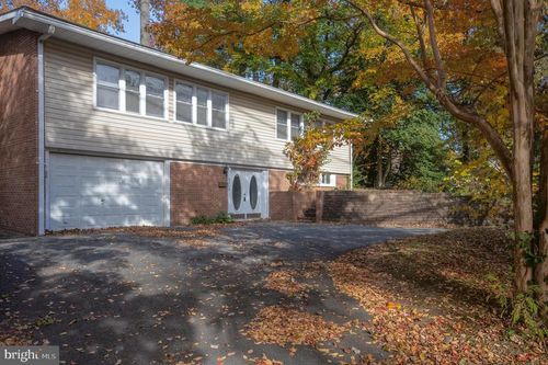 5715 Massachusetts Ave, BETHESDA, MD, 20816-1969 | Card Image