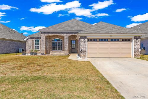 816 Hedgefield Way, Prattville, AL, 36066-1106 | Card Image