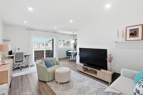 50-5414 Newcastle Ave, Encino, CA, 91316-4700 | Card Image