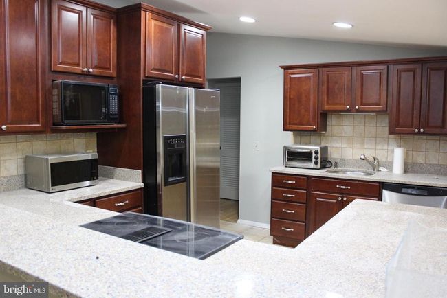 4029 Honey Ln, House other with 5 bedrooms, 2 bathrooms and null parking in ANNANDALE VA | Image 9