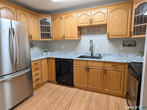 2f-50 E Hill Rd, Canton, CT, 06019-2424 | Card Image