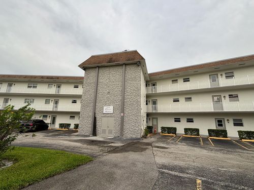 apt-606-5000 Nw 36th St, Lauderdale Lakes, FL, 33319-6508 | Card Image