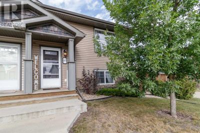 117 Redwood Blvd, Townhouse with 2 bedrooms, 2 bathrooms and 2 parking in Springbrook AB | Image 1