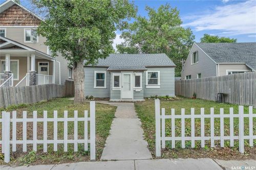 1141 Wallace St, Regina, SK, S4N3Z1 | Card Image