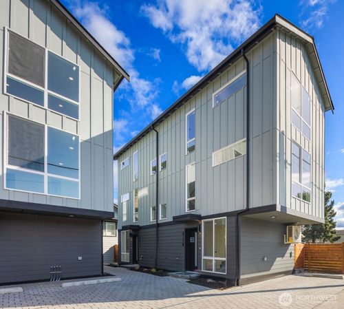 817 S Rose St, Seattle, WA, 98108 | Card Image