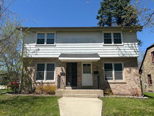 4956 W Midland Dr, Greenfield, WI, 53219-4734 | Card Image