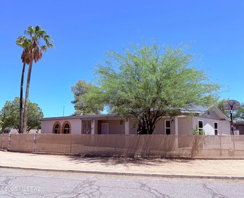 4024 E Santa Barbara Ave, Tucson, AZ, 85711-4746 | Card Image