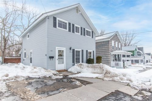 411 Prospect St, Watertown, NY, 13601-3670 | Card Image