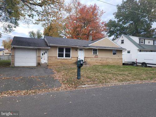 120 Sussex St, Ewing, NJ, 08638-2216 | Card Image