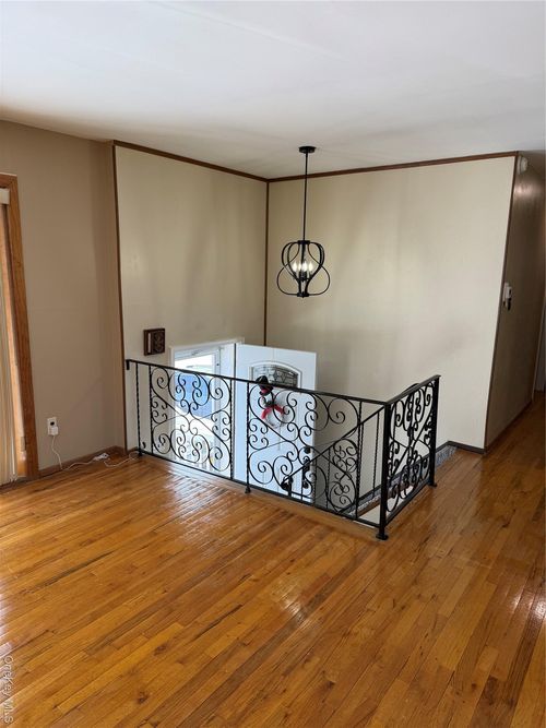 192 E 5th St, Deer Park, NY, 11729-6014 | Card Image