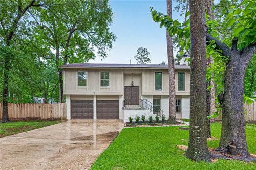 2 Kittiwake Ct, The Woodlands, TX, 77380-1813 | Card Image