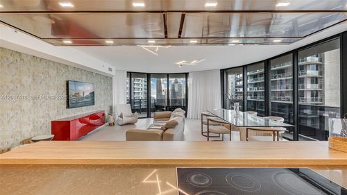 3002-1000 Brickell Plz, Miami, FL, 33131-3833 | Card Image