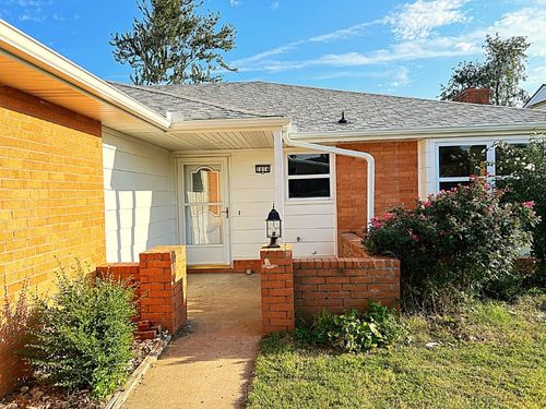 1014 W Linden St, Rogers, AR, 72756-5851 | Card Image