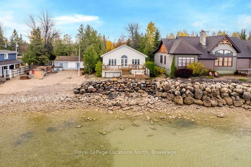 46 William Ave, Wasaga Beach, ON, L9Z2X3 | Card Image