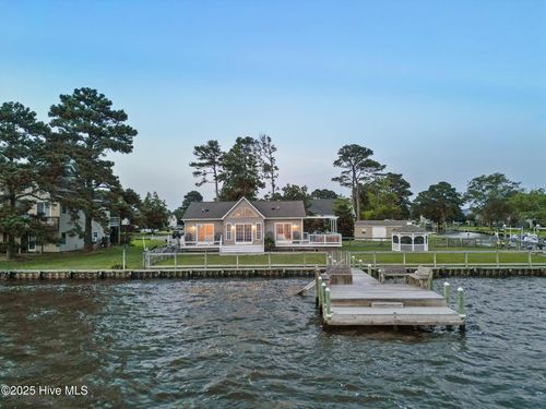 111 Teal Dr, Currituck, NC, 27929-9631 | Card Image