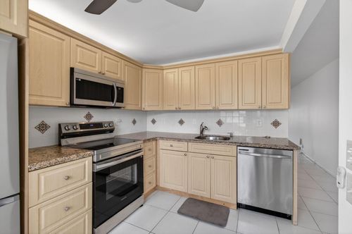 b-1036 Hythe B, Boca Raton, FL, 33434-4604 | Card Image