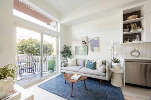 104-1075 Tillicum Rd, Esquimalt, BC, V9A2A4 | Card Image