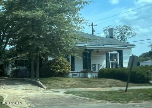 211 E Main St, New Albany, MS, 38652-3926 | Card Image