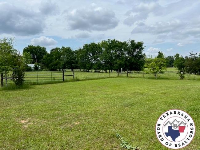 3134 &amp; 3138 Fm 1398, Home with 2 bedrooms, 1 bathrooms and null parking in Hooks TX | Image 9