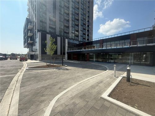 305-3079 Trafalgar Rd, Oakville, ON, L6H8C5 | Card Image