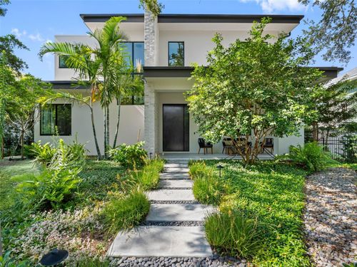 526 16th Avenue Ne, St Petersburg, FL, 33704 | Card Image