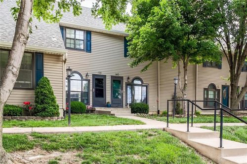140 Stonebridge Ln, Smithville, MO, 64089-9160 | Card Image