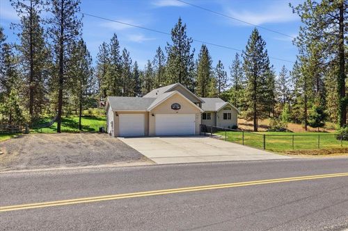 5861 Jergens Rd, Nine Mile Falls, WA, 99026-9526 | Card Image