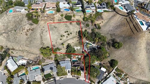 20713 Collins St, Woodland Hills, CA, 91367-6706 | Card Image