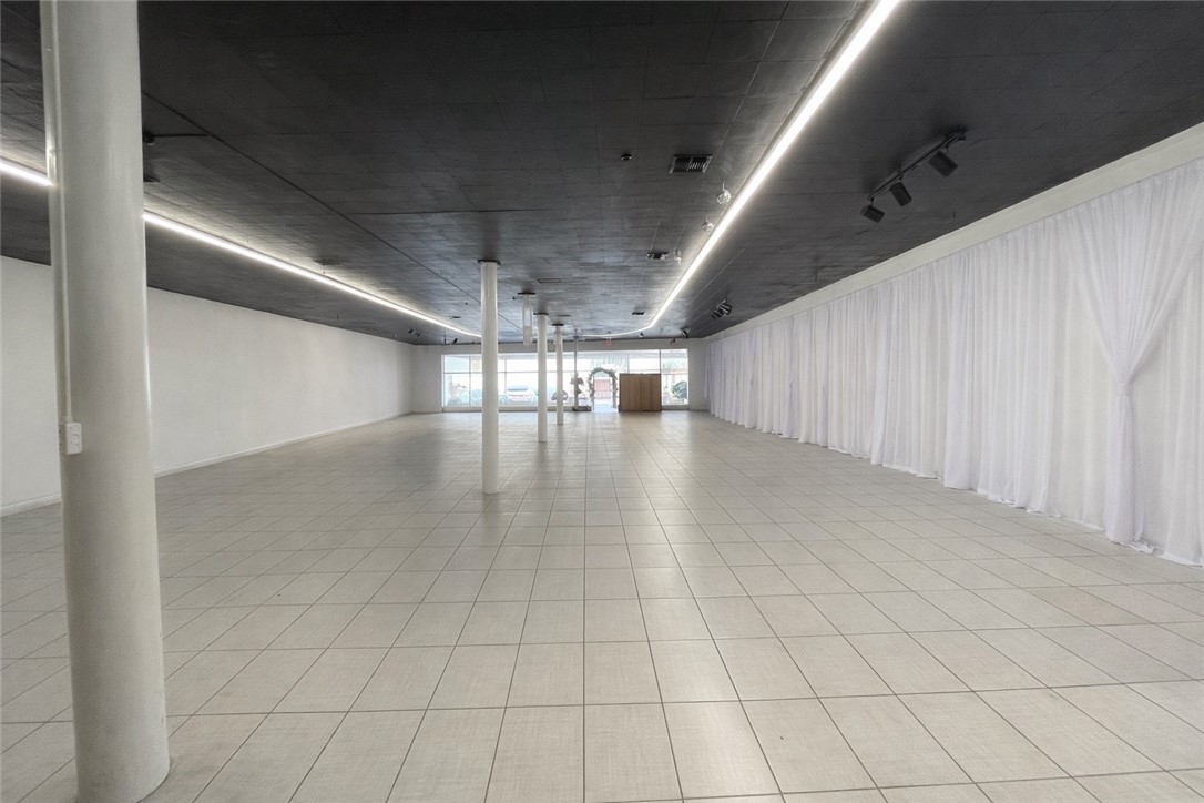 Commercial Lease in Alice 3