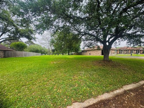 113 Belmont Ave, Hitchcock, TX, 77563-1825 | Card Image