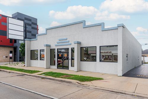 5045 N Harlem Ave, Chicago, IL, 60656-3502 | Card Image
