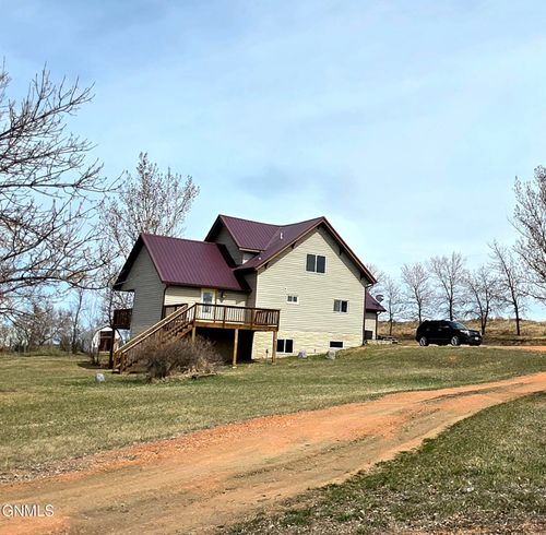 21 Sunrise Estates Rd, Watford City, ND, 58854-9267 | Card Image