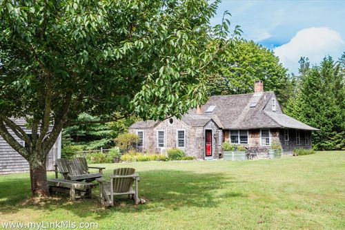 10 Danls Way, West Tisbury, MA, 02575-5264 | Card Image