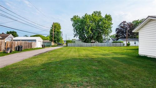 765 Wabash Ave, Zanesville, OH, 43701-1847 | Card Image