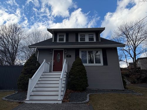 27 Park St, Saugus, MA, 01906-3819 | Card Image