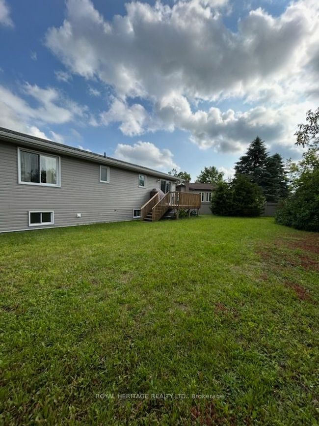 12 Juniper Crt, House other with 3 bedrooms, 2 bathrooms and 2 parking in Bobcaygeon ON | Image 4