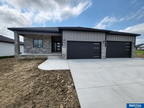 9425 Breashears St, Lincoln, NE, 68516 | Card Image