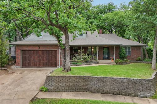 2161 Steeplewood Dr, Grapevine, TX, 76051-7842 | Card Image