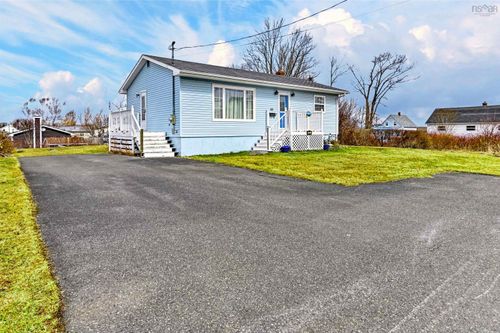 62 Monteith Avenue, Westmount, NS, B1R1K6 | Card Image